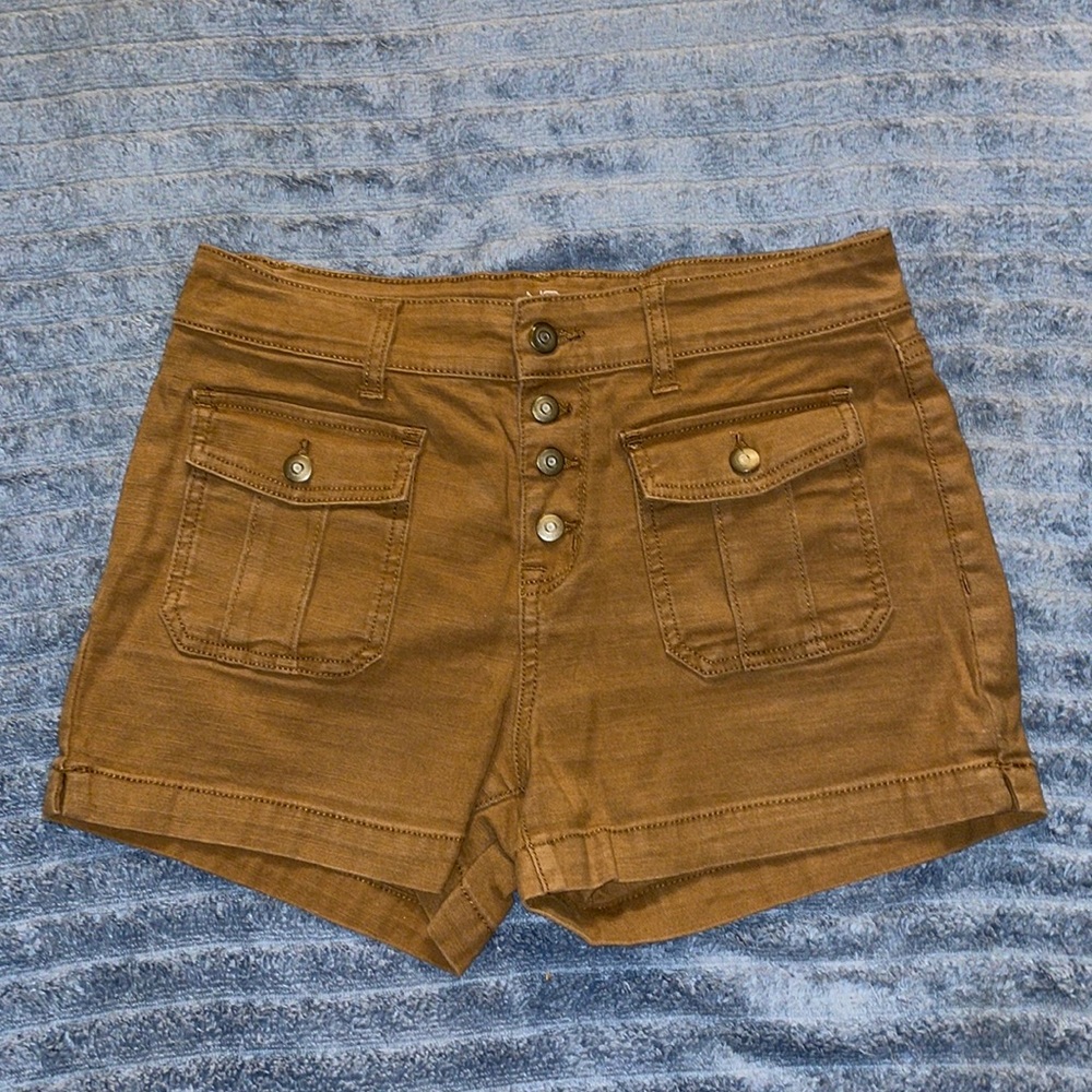 Mid rise shorts